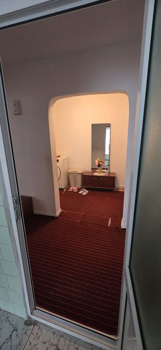 Vând apartament cu 2 camere, decomandat