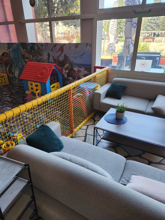 Детски кът,като нов !