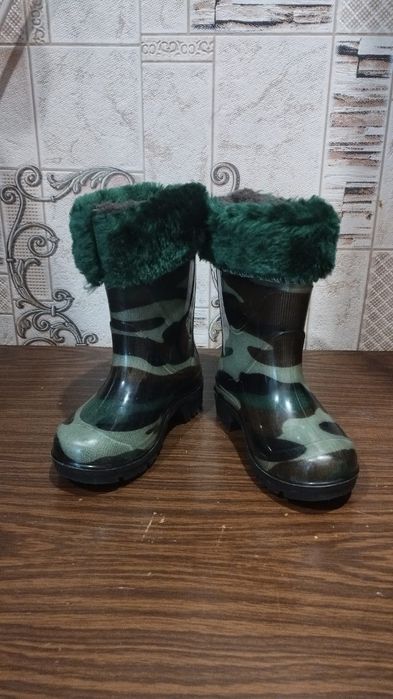 Продам уги, сапожки, дутыши