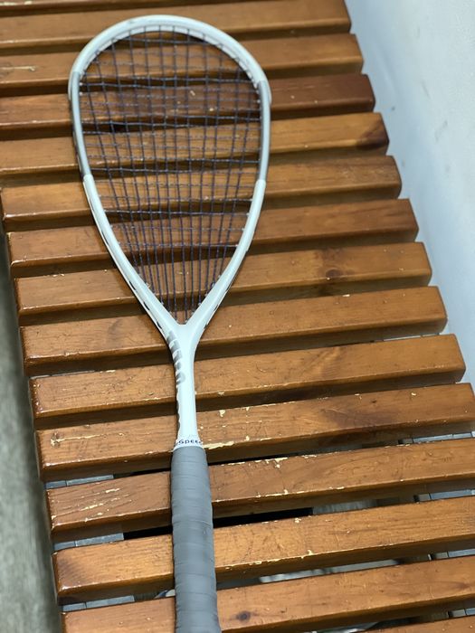 Wilson squash raketkasi.