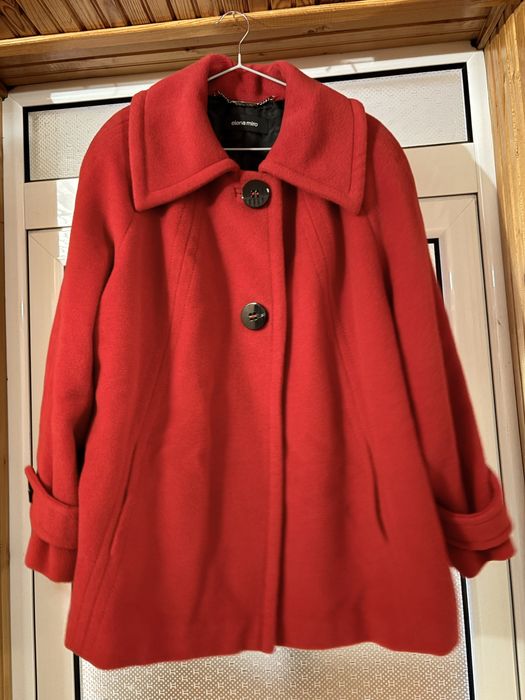 Червено дамско палто