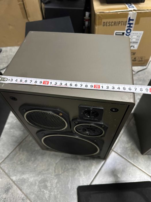 Немски трилентови тонколони Universum