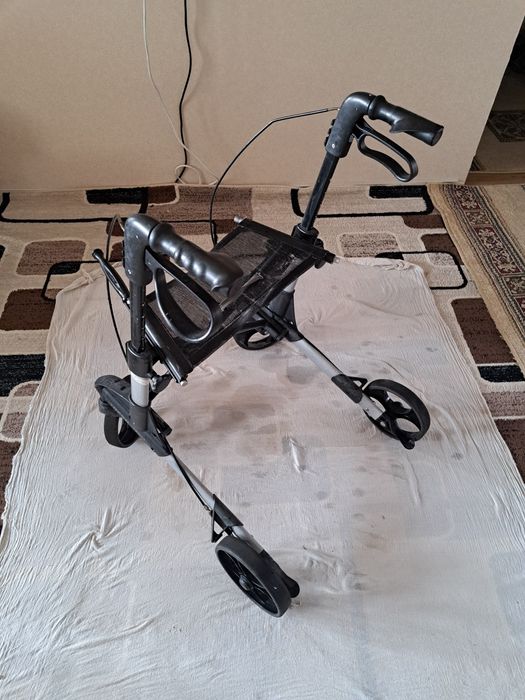 Инвалидный ходунок