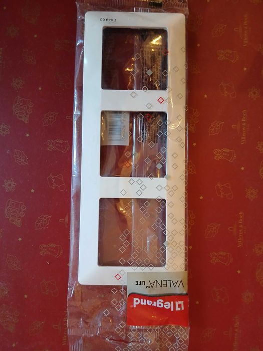 Нови контакти и рамки 3-ка Legrand