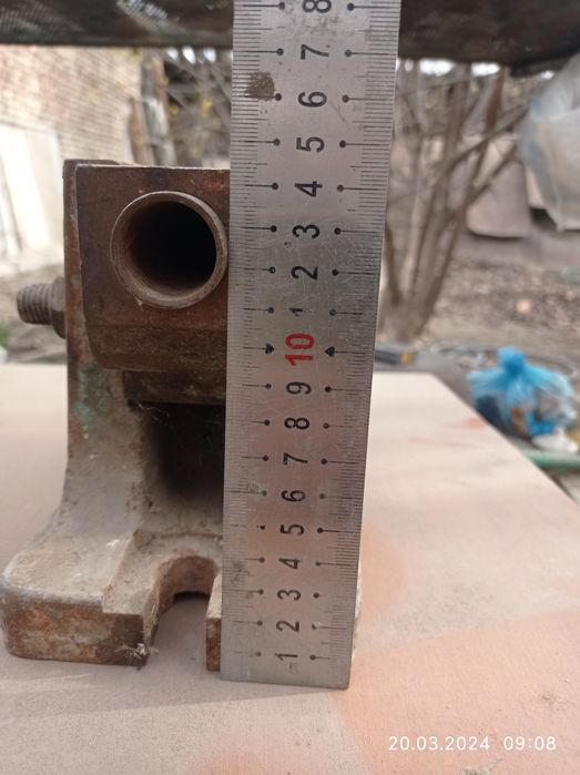 Продается задняя бабка делительной головки для фрезерного станка