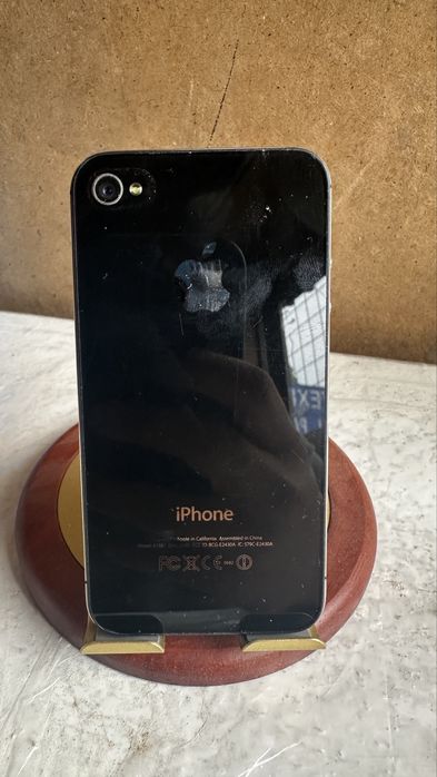 Продам iPhone 4 16GB