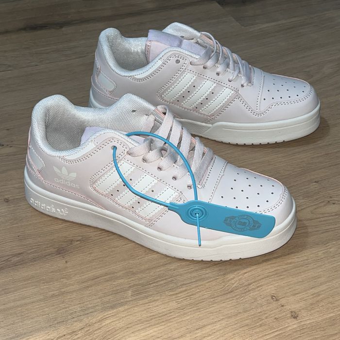 Кроссовки Adidas