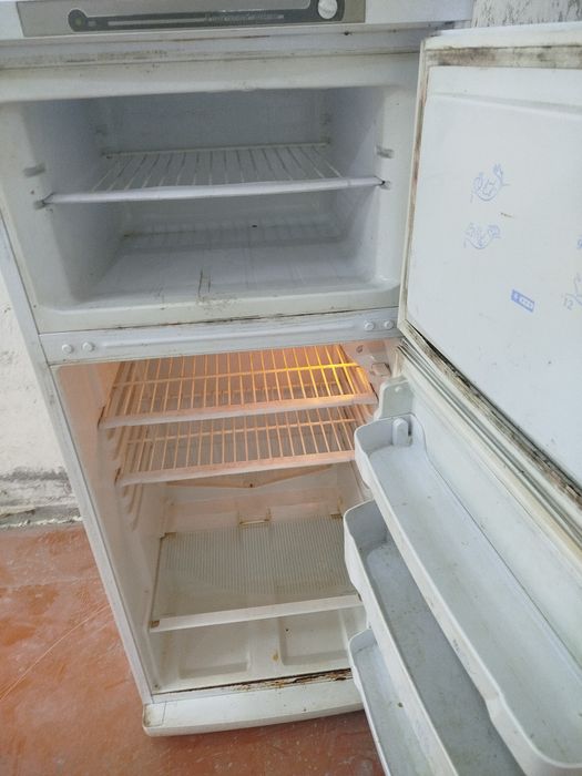 Продам холодильник