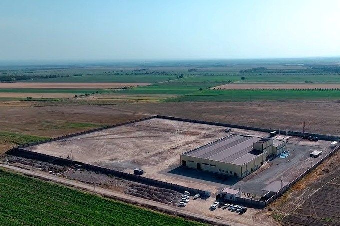 Zangiota va Yangiyoʻl oraligida 2 gektar baza sotiladi