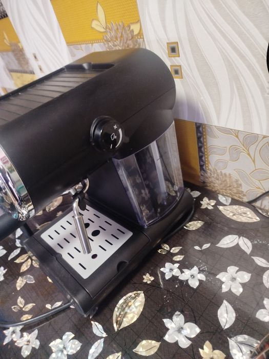 Продам кофеварку