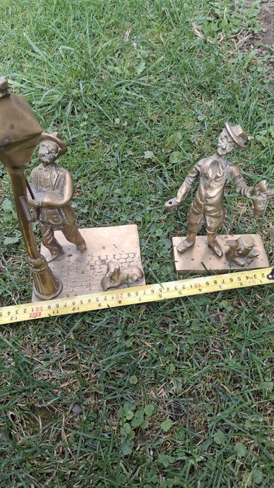 Vând doua statuete din bronz