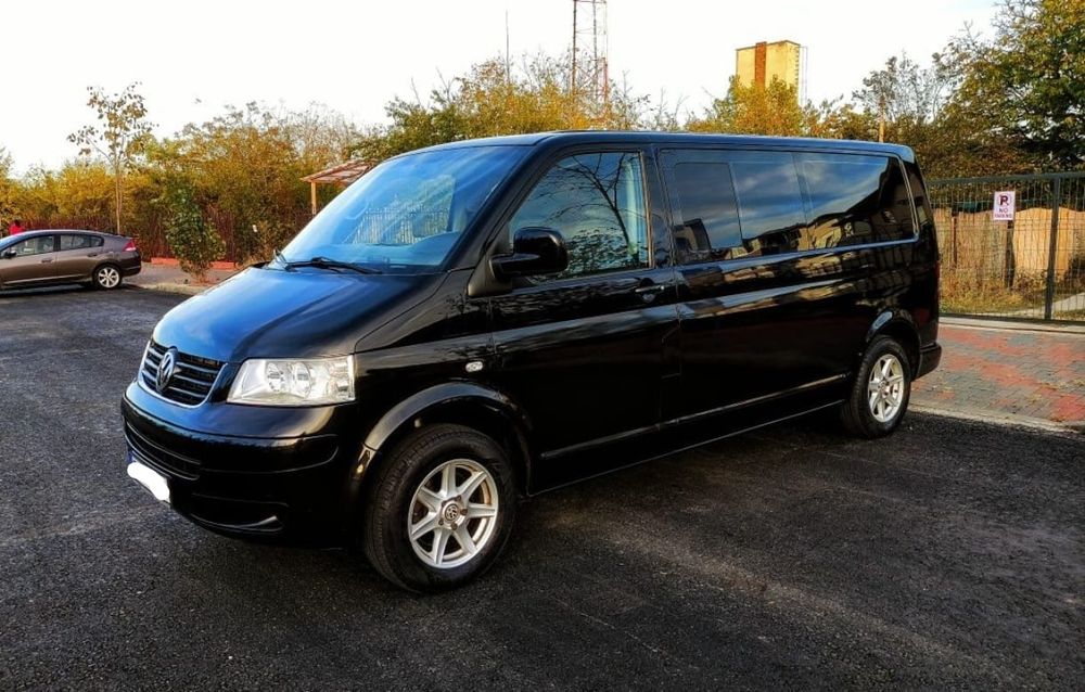 Vând Volkswagen T5 Caravelle 2.5 TDI
