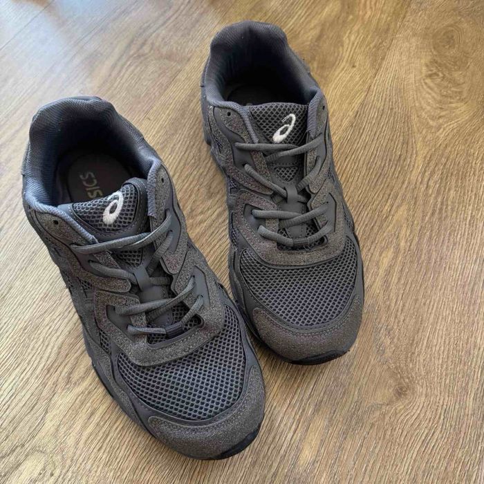 Маратонки asics