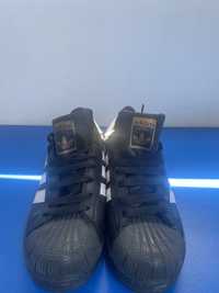 Adidas hotsell superstar 39