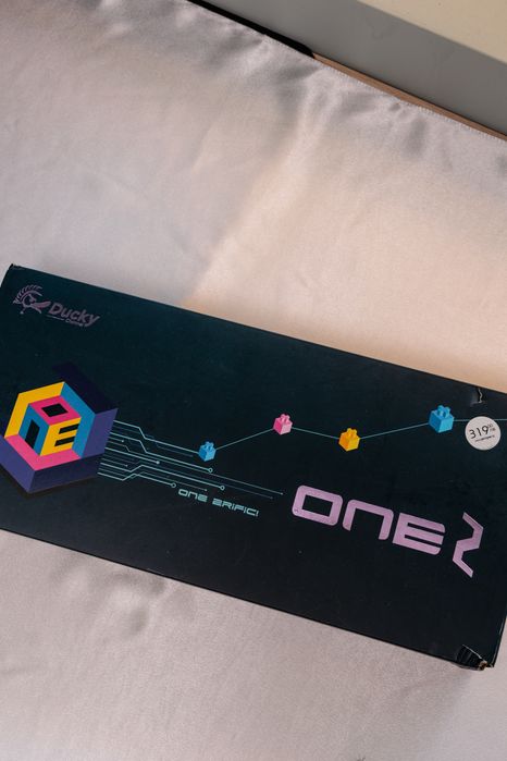 Ducky One 2 RGB TKL – механична геймърска клавиатура