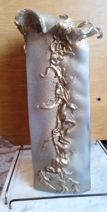 Абстрактни вази от пластмаса