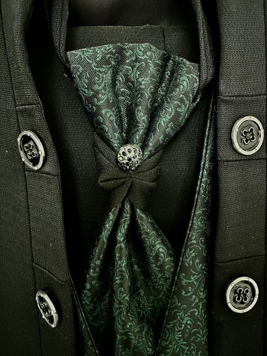 Tinuta ceremonie (mire/nas) formata din 5 piese