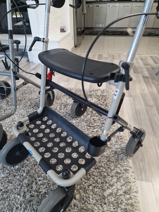 Vând rolator pentru persoane vârstnice sau cu dizabilități