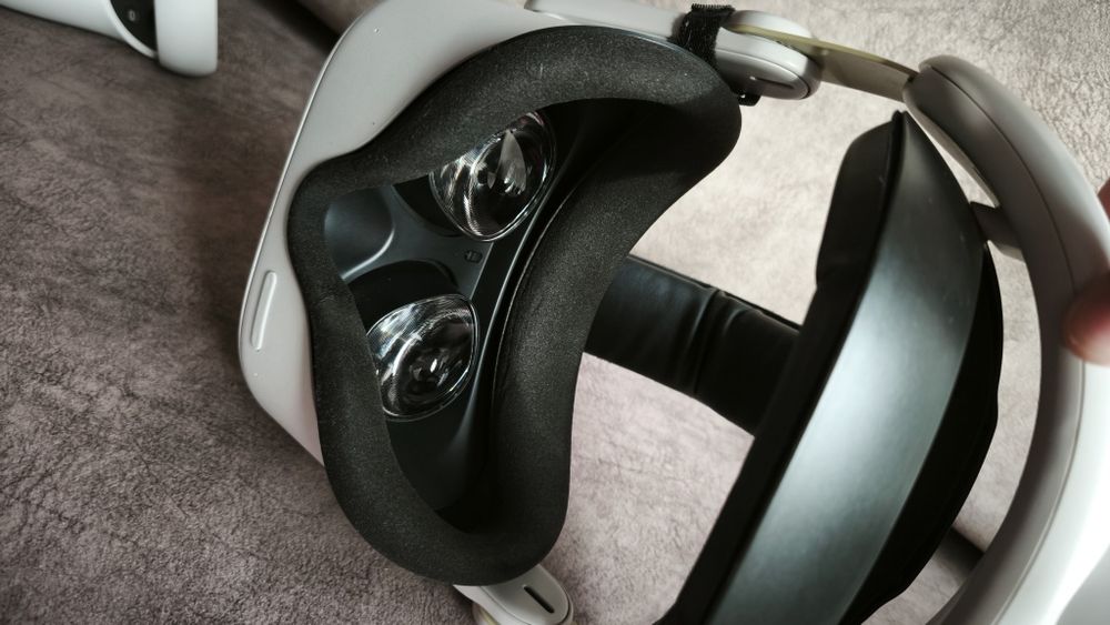 Продам Oculus quest 2