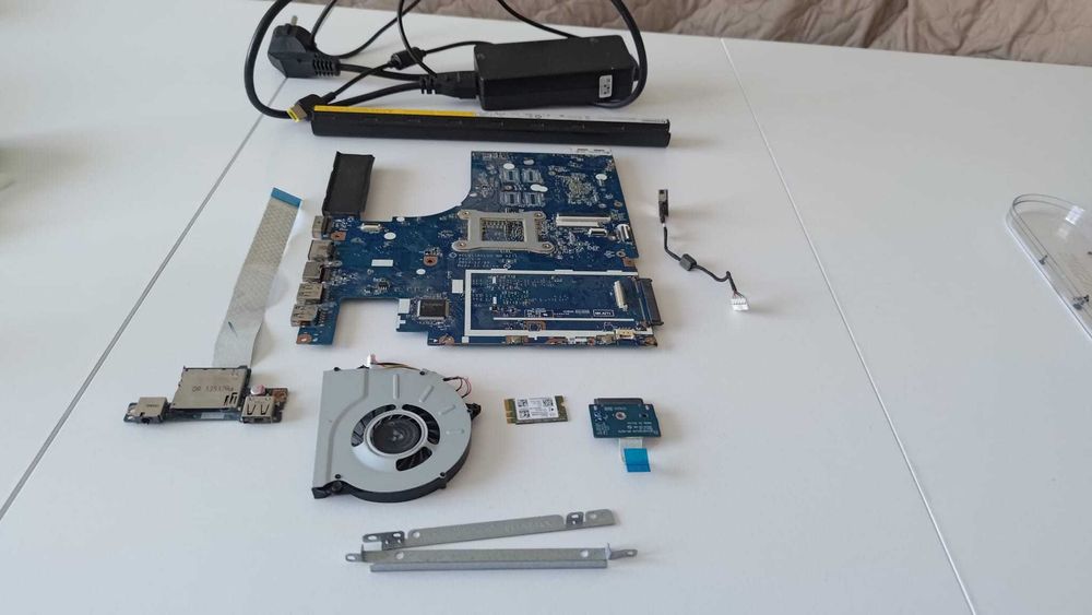 Lenovo G50-70 defect/ piese laptop G50-45/70/80