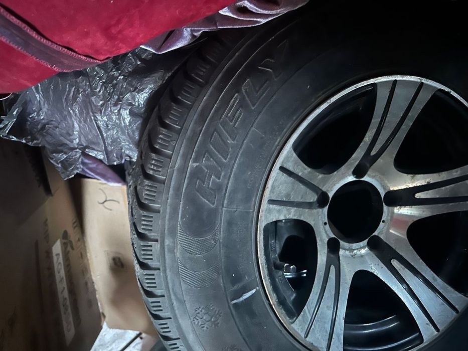 продам шины с дисками