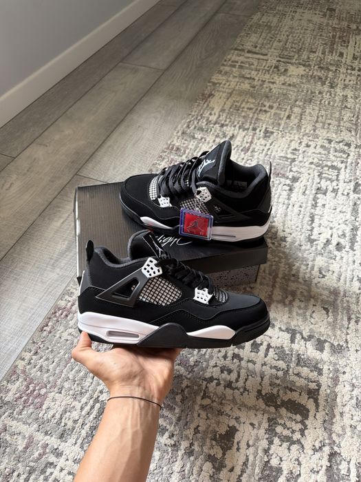 Jordan 4 White Thunder