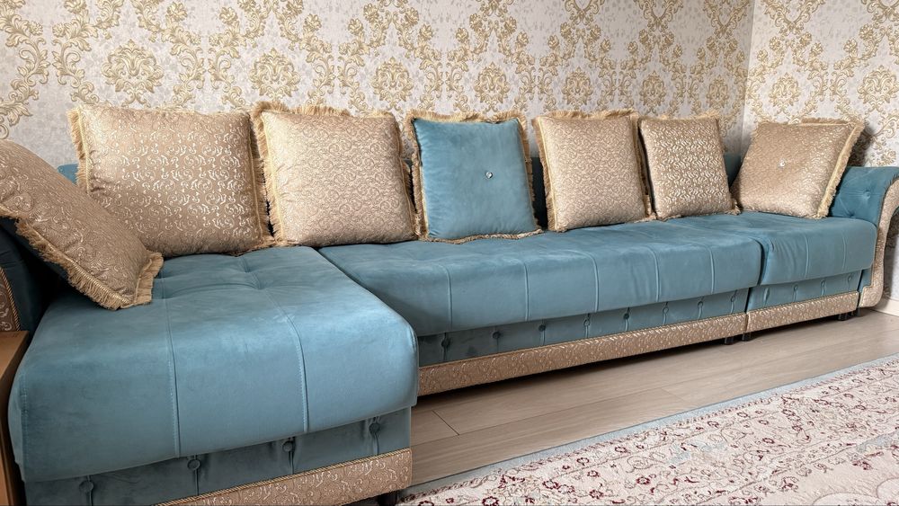 Диван б/у 4,2 метра