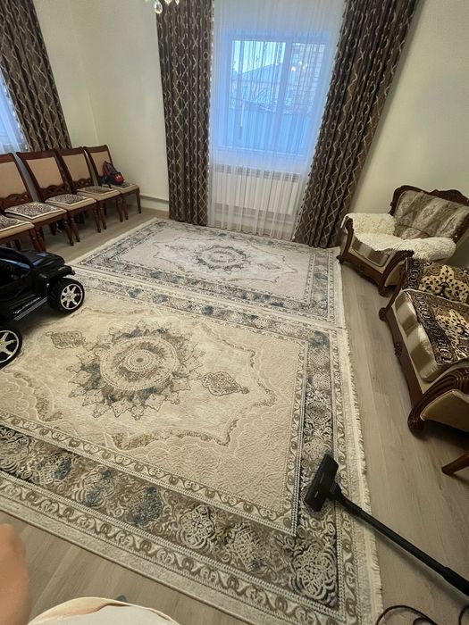 Продам ковёр 2 х 3!