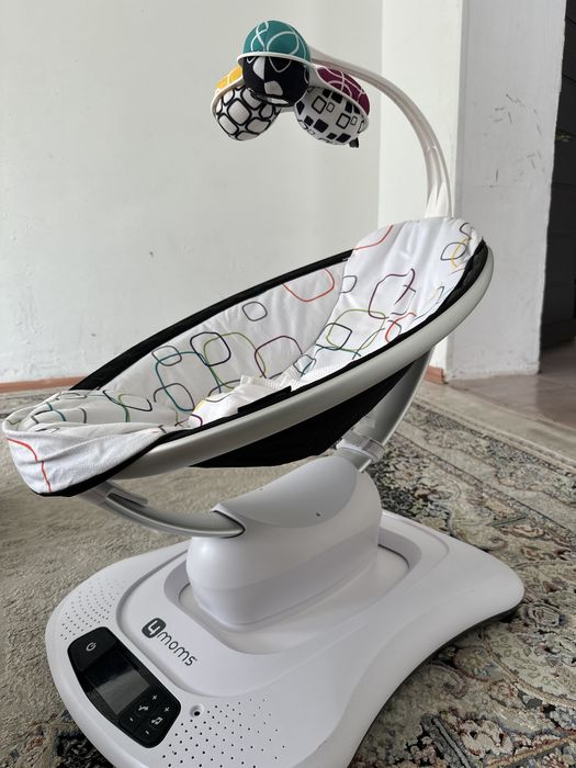 Продам шезлонг 4moms