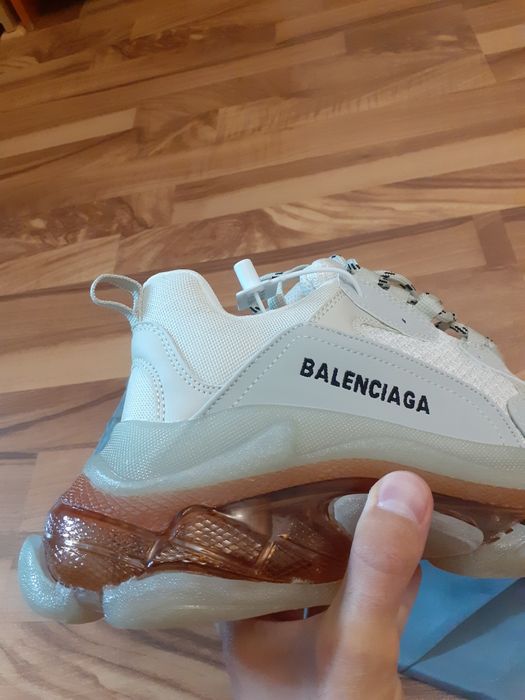 Balenciaga triple s cappuccino