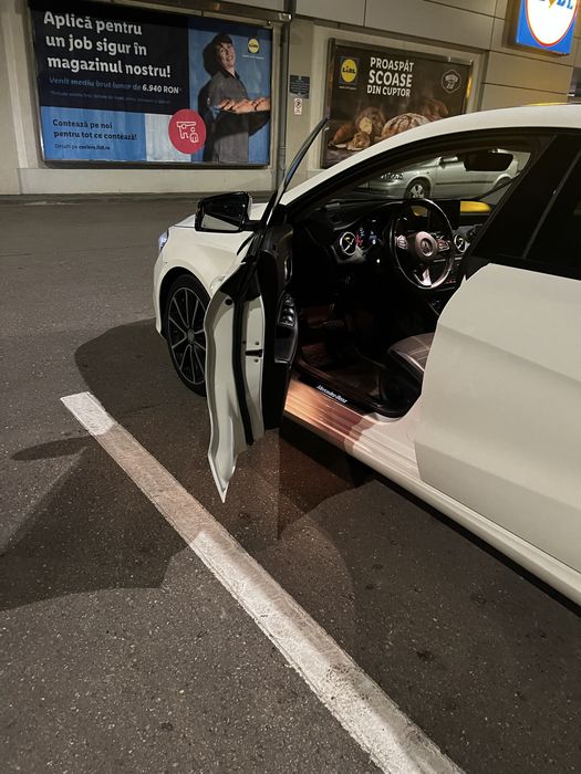 Mercedes Benz CLA220