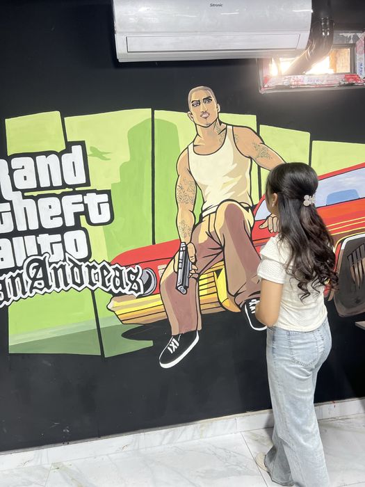 Devoriy suratlar chizdirish xizmati