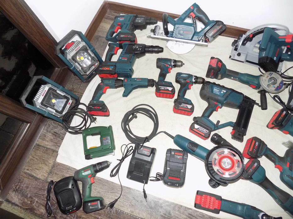 Scule 18V  Bosch  Profesionale  , perfect functionale