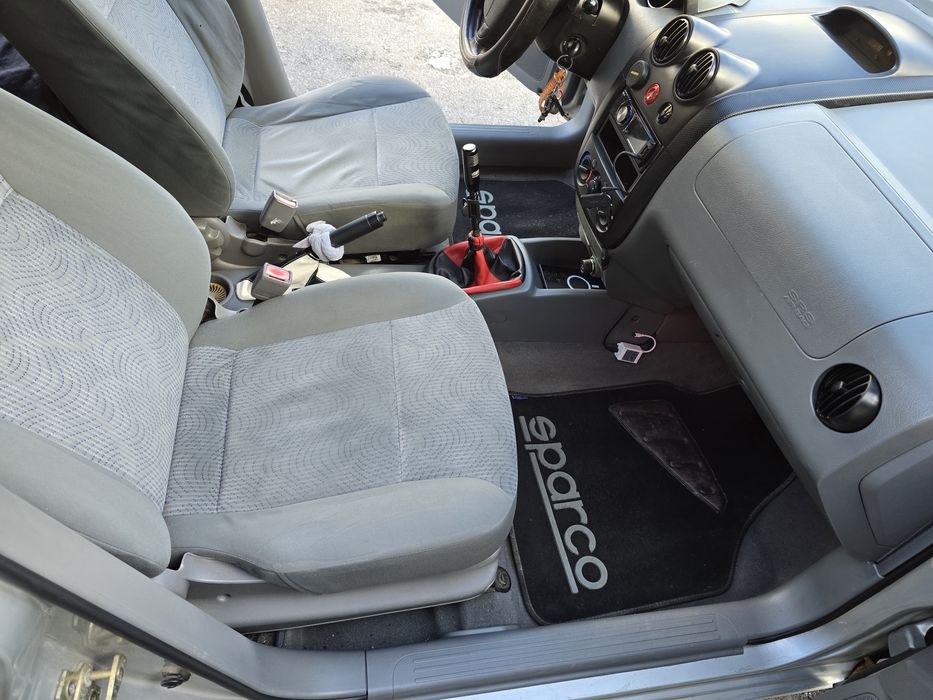 Chevrolet kalos 2005 година на части