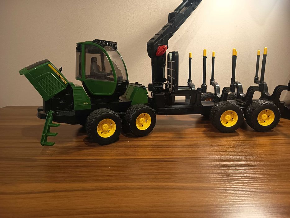 John Deere 1210E горска техника