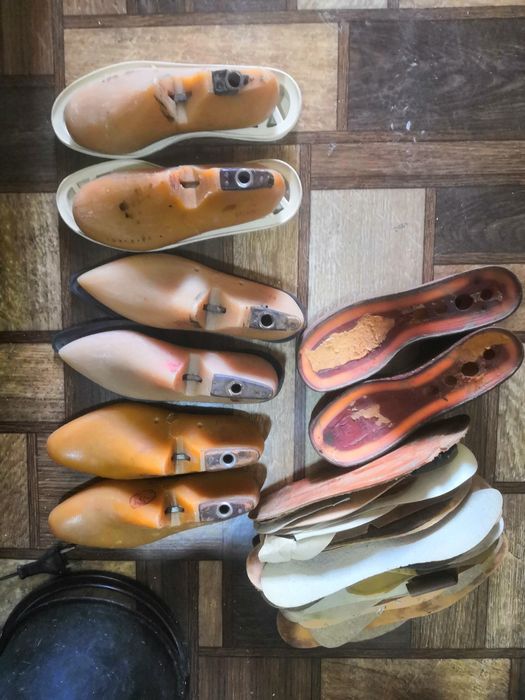 Сапожные инструменты и принадлежности