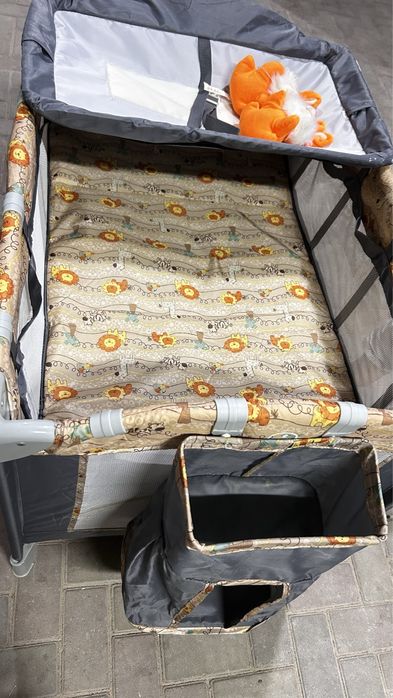 Продам складной манеж