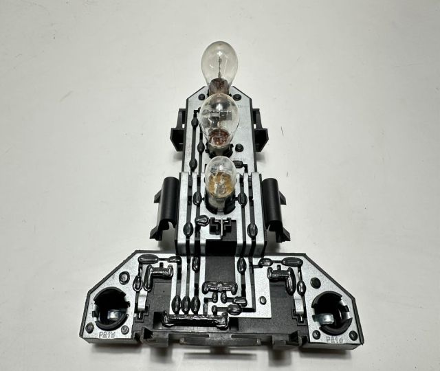 Soclu Stop Stanga  1j6945257 Volkswagen VW Golf a 4-a generatie