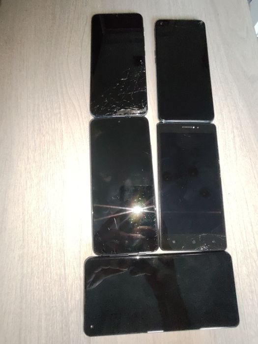 Vând 5 telefoane defecte – pentru piese
Mărcile: Myria, Huawei, Samsun