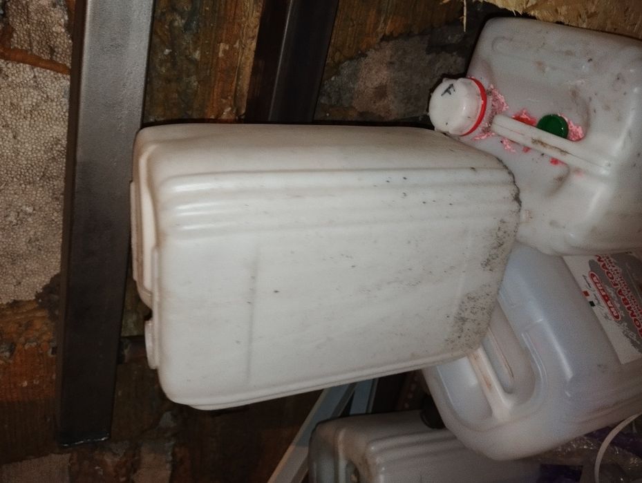 Канистр бу пластиковый