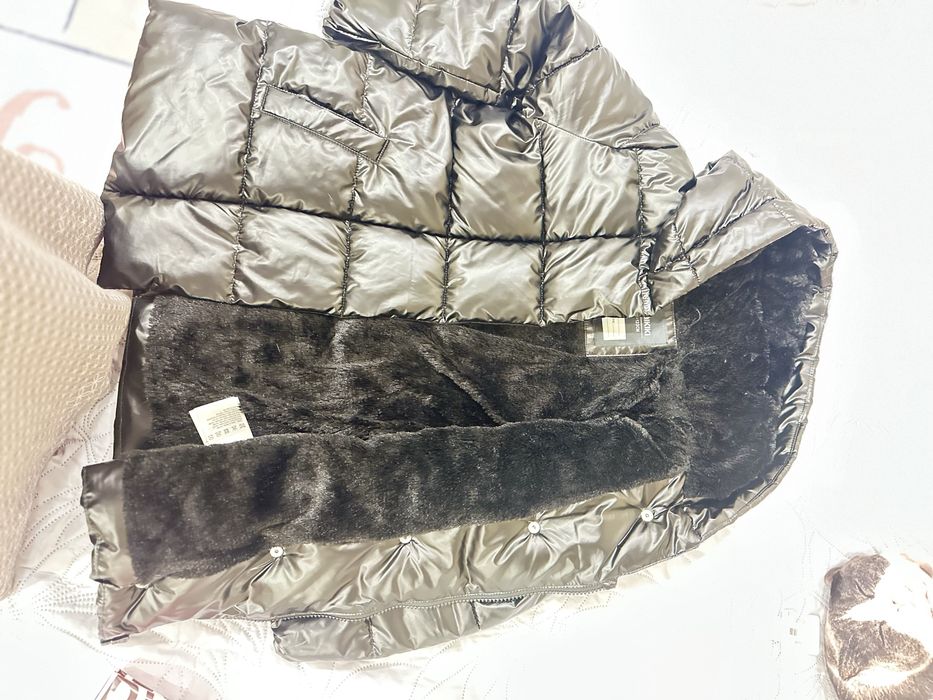 Продам куртку для девочки 116-122 размер
