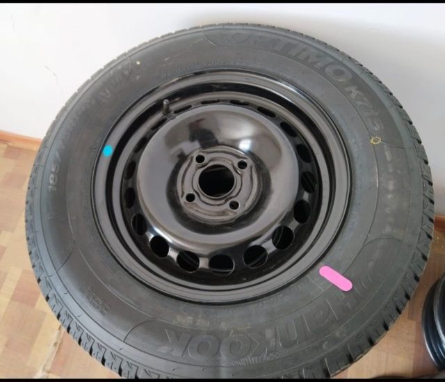 Продам шины с дисками.