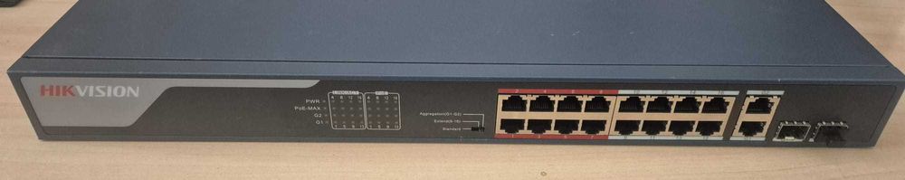 Switch Hikvision DS-3E0318P-E(B) - defect