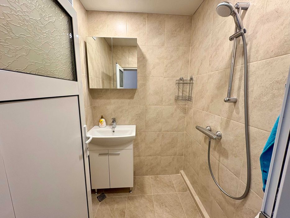 Дава се под наем Тристаен апартамент в Варна, Лятно кино Тракия - 70 кв.м за 459 € - Снимка #9