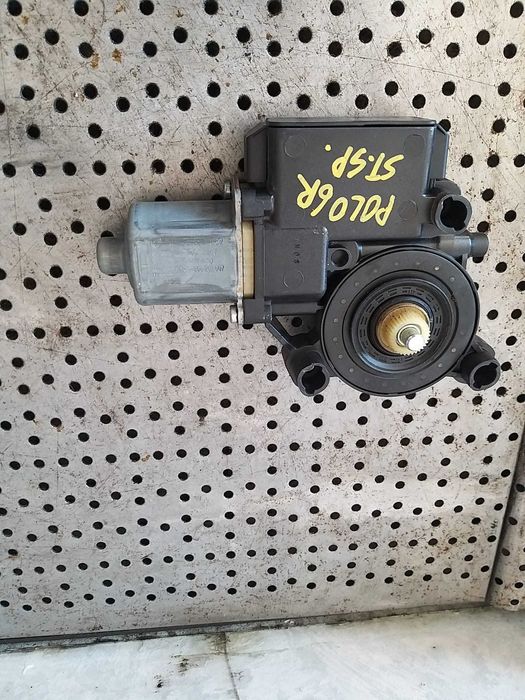 Motoras macara stanga spate vw polo 6r 6r0959811g s850311053