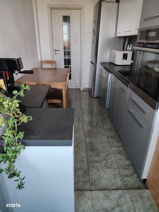 Iesefin - 2 Camere - Centrala Proprie - Clima - 3 Balcoane