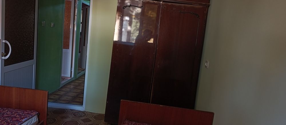 Продается своя квартира 3 комнатная на первом этаже