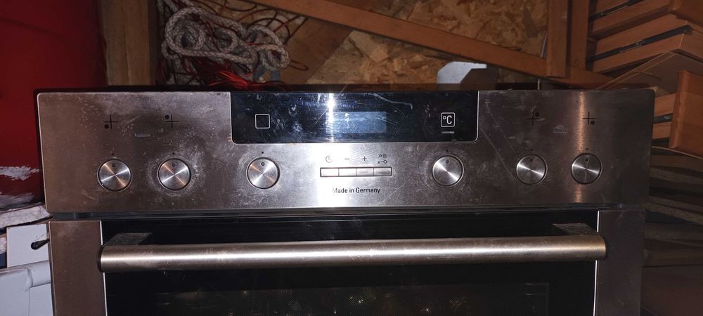 Фурна за вграждане с керамичен плод Siemens