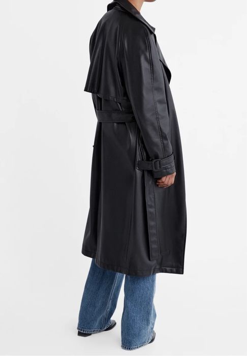 Кожен trench Stradivarius