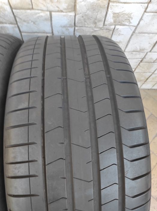 Гуми Pirelli 305/40/20 Pzero , dot 2621